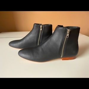 Loeffler Randal black leather booties size 9. Women’s.
